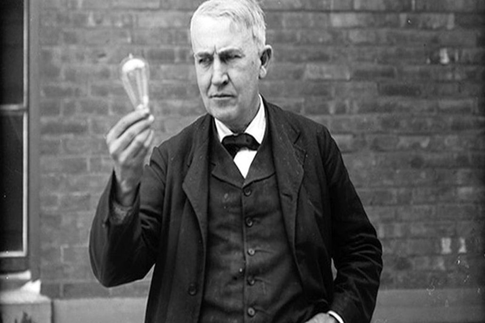 178 Tahun Lalu: Selamat Hari Lahir Thomas Edison, Penemu Bohlam!