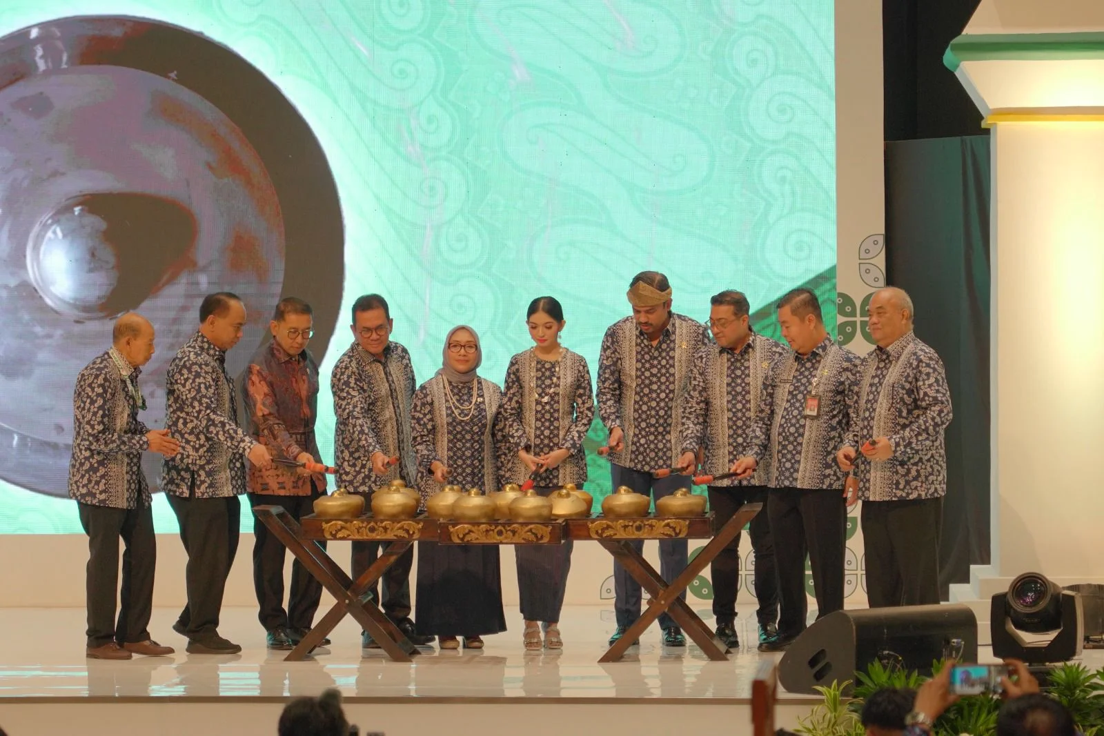 Bio Farma Group Dukung UMKM di Inacraft 2025, Sepakati Kolaborasi!