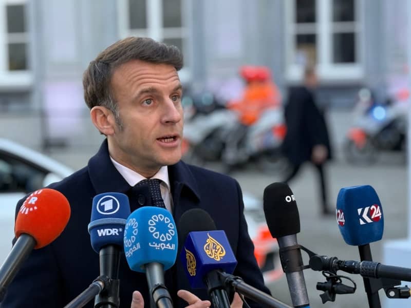 Macron Undang Presiden Sementara Suriah Kunjungi Prancis