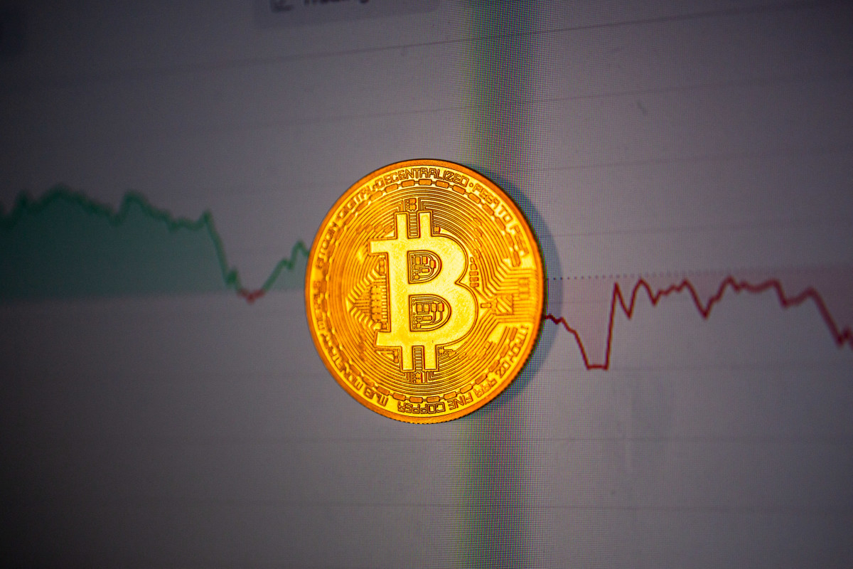 AS Berinvestasi Besar di Bitcoin, Mengapa Harga Masih Stagnan?