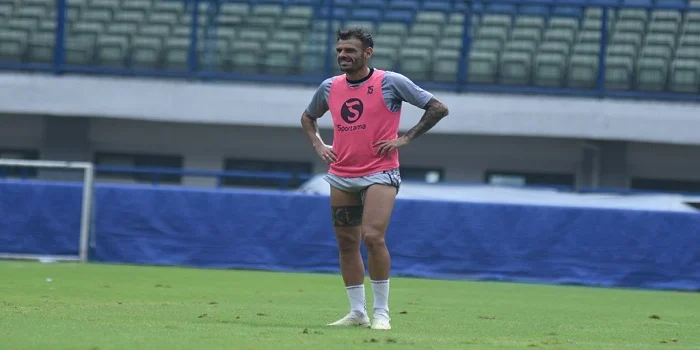 Del Pino Yakin Persib Sikat 3 Poin Saat Hadapi Persik Kediri!