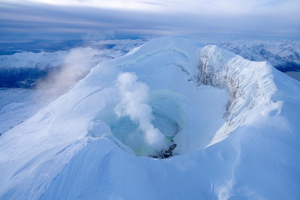 Gunung Berapi Dekat Anchorage Siap Erupsi dalam Beberapa Bulan?