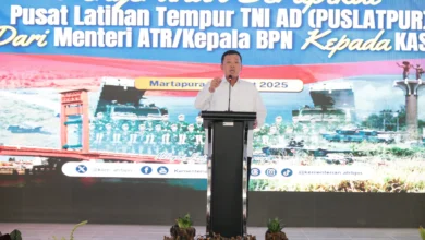 Menteri Nusron Serahkan Sertifikat Tanah, TNI Komit Selesaikan Aset