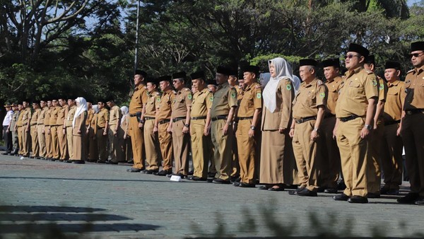 Terbaru 2025: Cek Rincian Gaji Pensiunan PNS Golongan 1-4!